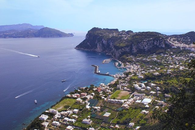 Traveling in Italy: Capri and All the Great Things to do There